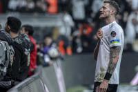 Lambaikan Tangan ke Penggemar, Weghorst ke MU?