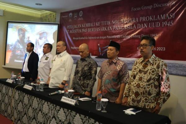 Menurut Senator asal Jawa Timur itu, setidaknya ada 3 dampak positif jika terdapat unsur perseorangan sebagai anggota DPR RI.
