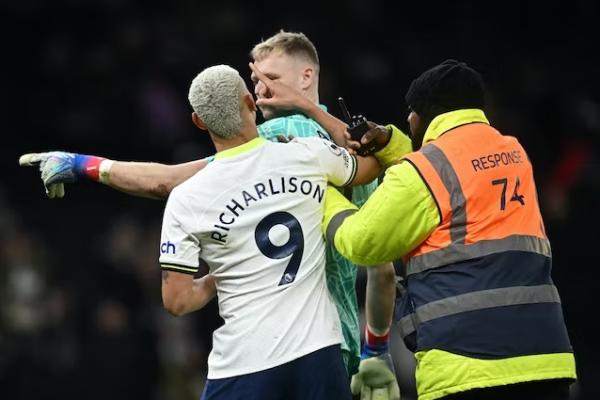 Richarlison Lolos Sanksi, Arsenal Malah Didenda Rp737 Juta