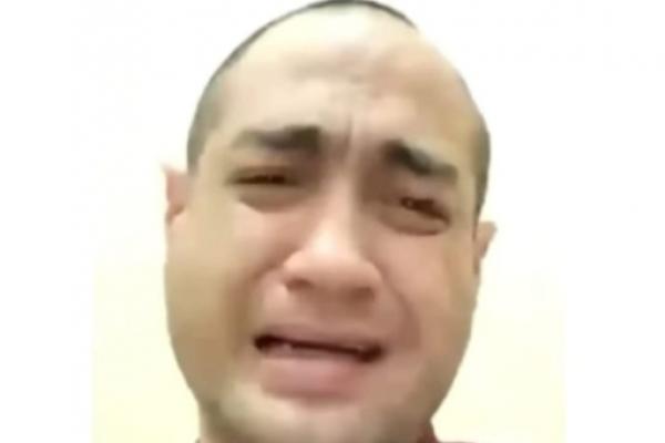 Wajah Ferry Irawan menangis tanpa air mata meminta maaf kepada Venna Melinda viral di media sosial.