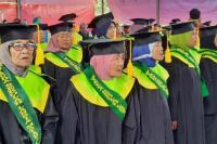 BKKBN Wisuda 75 Lansia di Brebes, Tertua Usia 99 Tahun