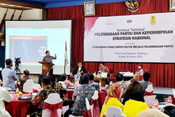 Banyak Masalah dalam Institusionalisasi Parpol di Indonesia