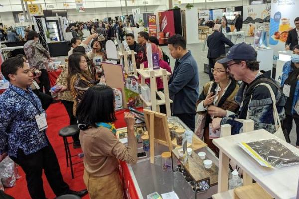 Produk makanan dan minuman (mamin) Indonesia menghasilkan USD 79,62 juta atau setara Rp 1,19 triliun di pameran makanan dan minuman terbesar di Amerika Serikat (AS) yaitu Winter Fancy Food Show (WFFS) 2023.