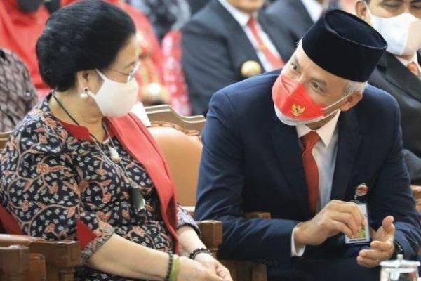 Momen keakraban Ketum PDI Perjuangan Megawati Soekarnoputri dengan Gubernur Jateng Ganjar Pranowo saat pelantikan Wali Kota Semarang Hevearita Gunaryanti Rahayu.