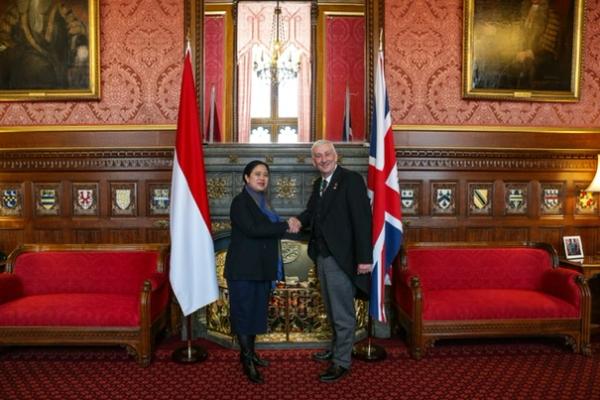 Di awal pertemuan, Puan menyampaikan rasa terima kasih atas jamuan yang diberikan oleh Hoyle. Dalam talking lunch itu, ada sejumlah hal yang menjadi pembahasan antara pimpinan parlemen dua negara tersebut.