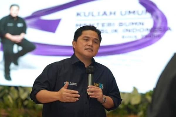 Kepala Departamen Perekonomian DPP Partai Demokrat ini lantas menyinggung soal kesibukan Erick Thohir sebagai Ketua Umum Persatuan Sepak Bola Seluruh Indonesia (PSSI).