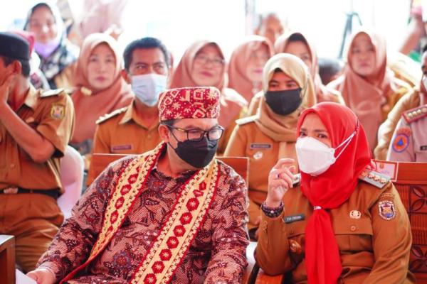 Salah satu beberapa faktor yang mendukung penurunan tersebut angka prevalensi stuntin tersebut, yakni 57 persen masyarakat Kota Bandar Lampung telah mengikuti program Keluarga Berencana (KB).