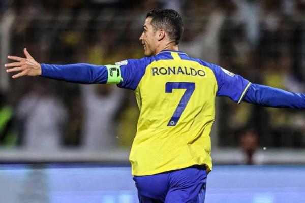 Penalti Ronaldo Pastikan Kemenangan Al-Nassr atas Al-Tai