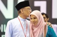 Nurul Izzah Mengundurkan Diri Sebagai PenasIhat Ayahnya PM Malaysia Anwar