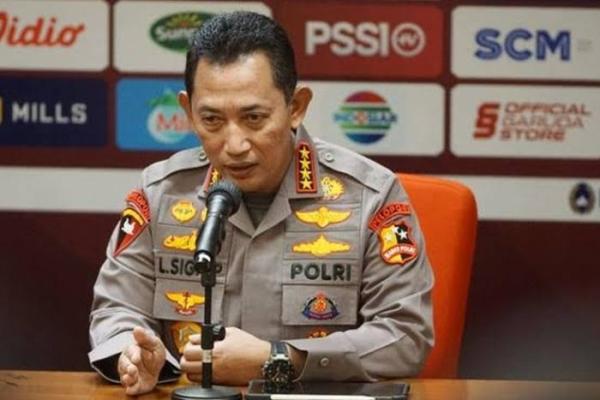 Kapolri Jenderal Listyo Sugit menerjunkan pasukannya ke seluruh wilayah untuk berantas mafia bola bersama PSSI.