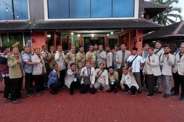 Pencabutan dukungan dari Sukron ke Zaedi Basiturrozak sendiri dilaksanakan beberapa saat setelah pembukaan muktamar oleh Presiden RI Joko Widodo dan Ketua PP Muhammadiyah Haedar Nashir, Rabu 22 Februari 2023.