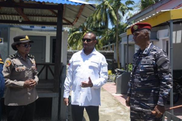 Anggota Komisi I DPR RI Yan Permenas Mandenas mengatakan, Pangkalan TNI Angkatan Laut (Lanal) di Kabupaten Nabire provinsi Papua Tengah sampai saat ini belum dapat anggaran.