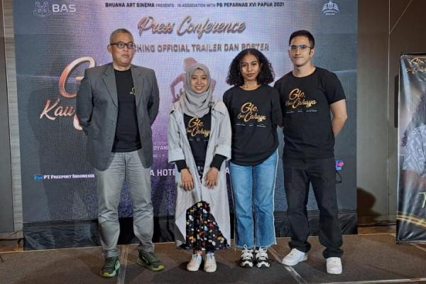 Ani Ema seorang pekerja imigram menuangkan kemampuannya sebagai sutradara dalam film Glo, Kau Cahaya