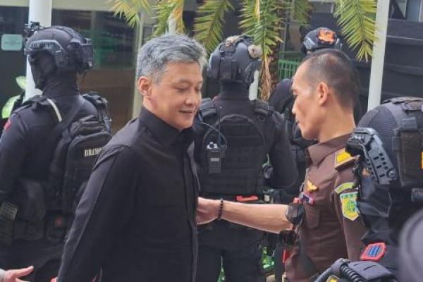 Terdakwa Brigjen Pol Hendra Kurniawan dalam kasus perintangan penyidikan Brigadir J divonis 3 tahun penjara