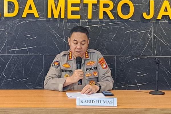 Mahasiswi Universitas Indonesia (UI) berinisial MPD diduga bunuh diri dengan melompat apartemen dan merupakan asesi psikolog