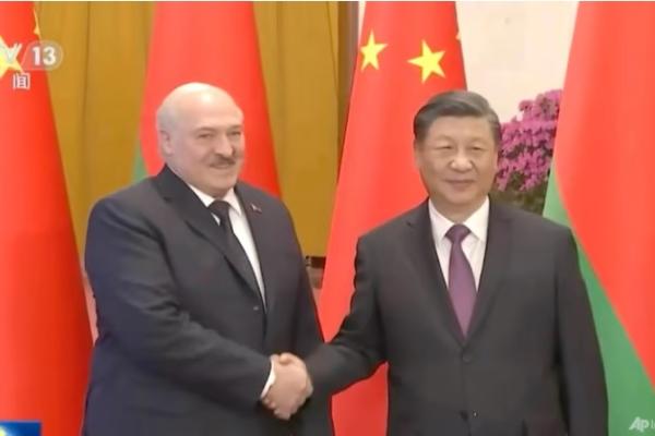 Kunjungan kenegaraan ke ibu kota China oleh Lukashenko, sekutu setia Presiden Rusia Vladimir Putin, terjadi setelah Beijing menerbitkan kertas posisi tentang perang Moskow di Ukraina yang bersikeras bahwa itu adalah pihak netral dan menyerukan dialog.