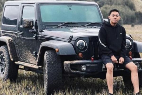 Pelat jeep rubicon yang dikendarai tersangka penganiayaan sadis Mario Dandy ternyata palsu.