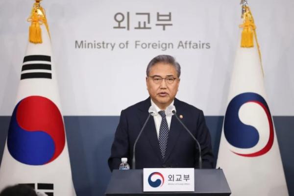 Presiden Korea Selatan Yoon Suk-yeol berusaha memperbaiki hubungan dengan Jepang di tengah program nuklir dan rudal Korea Utara yang berkembang.