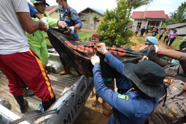 Bencana longsor di Natuna, Kepulauan Riau banyak memakan korban jiwa.