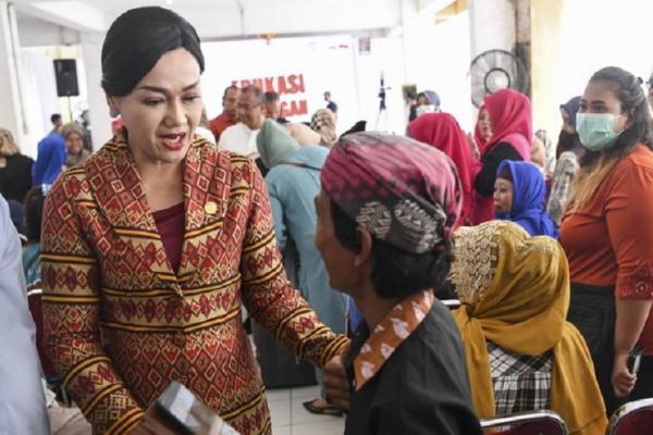 Perempuan Prioritas OJK Mendapat Edukasi Keuangan