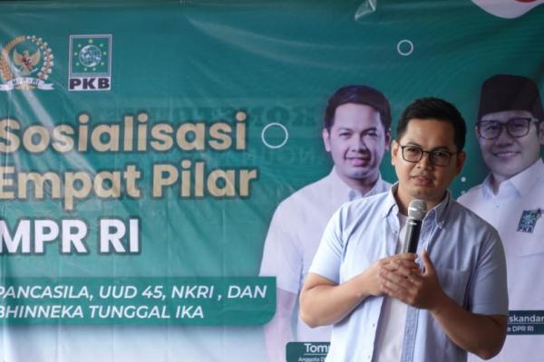 Tommy Kurniawan laksanakan sosialisasi Empat Pilar Kebangsaan bersama warga Rumpin, Kabupaten Bogor. 