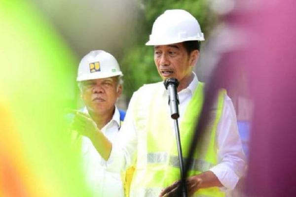 Jokowi menjelaskan pembangunan tol Balikpapan-Nusantara akan segera memasuki fase konstruksi. 
