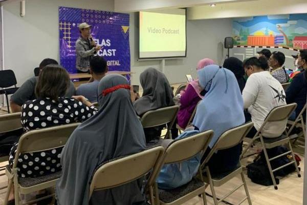 Praktisi Ajari Masyarakat Jadi Podcaster Murah Meriah