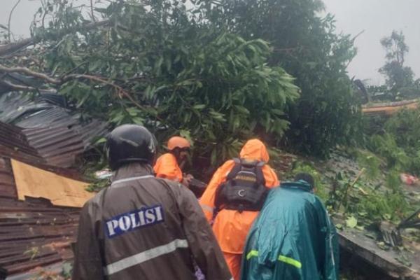 Jumlah korban meninggal dunia bencana longsor di Kecamatan Serasan, Kabupaten Natuna, Kepulauan Riau menjadi 50 jiwa