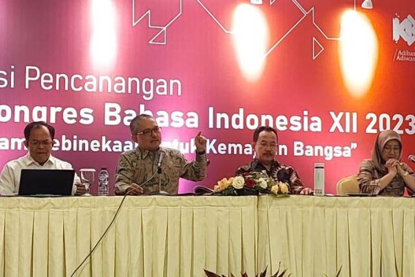 Badan Pengembangan dan Pembinaan Bahasa Kemdikbudristek, menetapkan istilah ‘kecerdasan artifisial’ atau kecerdasan buatan sebagai Kata Tahun Ini (KTI) 2023.