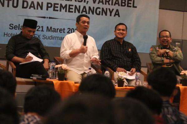 Jokowi masih menjadi pemimpin kabinet sampai Oktober 2024. Sebagian ketua umum partai adalah anggota kabinet. Mereka pasti membaca aspirasi Jokowi.