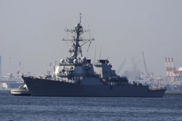 Kapal perang Amerika Serikat (AS) yang secara ilegal memasuki perairan yang diklaimnya di Laut China Selatan.
