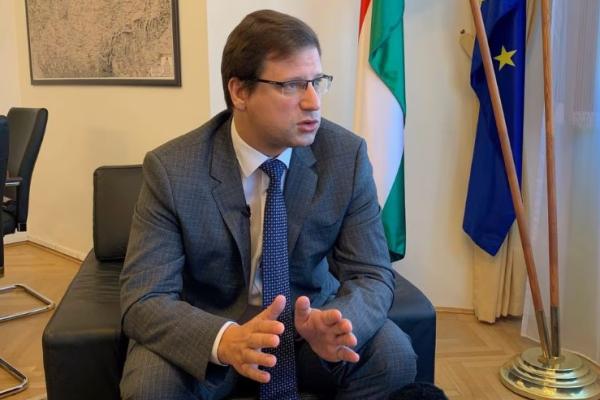 Pemerintah Hongaria belum membentuk sikap terhadap surat perintah penangkapan ICC untuk Putin.