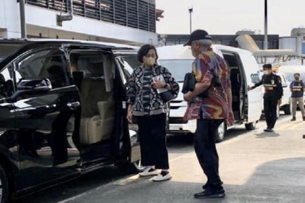 Viral ! Alphard Masuk Apron Bandara Jemput Sri Mulyani, Kemenkeu Irit Bicara