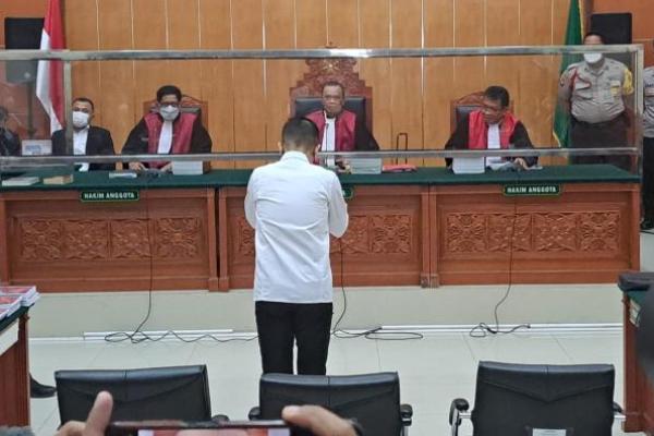 Terdakwa mantan Kapolres Bukit Tinggi AKBP Dody Prawiranegara dituntut 20 tahun penjara di kasus narkoba yang melibatkan Teddy Minahasa