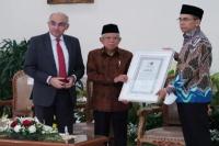 Wapres Maruf Amin Terima Penghargaan dari Imam Besar Al Azhar