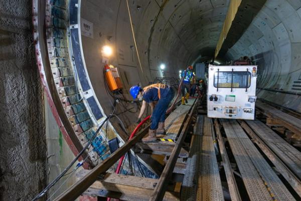 Di bawah PT. MRT Jakarta (Perseroda), moda transportasi cepat MRT fase 1 yang melayani rute dari Bundaran HI - Lebak Bulus telah selesai dibangun dan kini sudah beroperasi. Saat ini, PT. MRT Jakarta tengah menggarap proyek lanjutan MRT Jakarta fase 2.