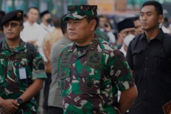 Panglima TNI Laksamana Yudo Margono melakukan mutasi besar-besaran terjadi di tubuh