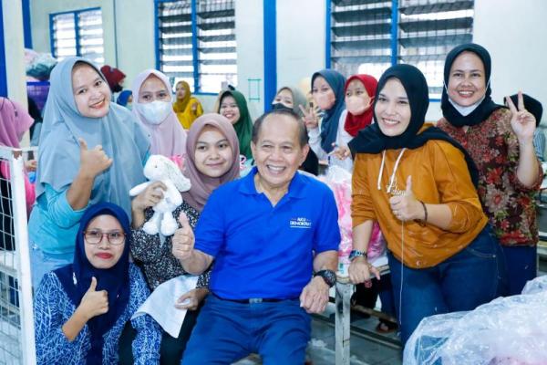 Dampingi AHY Ke Pabrik Boneka Aurora, Syarief Hasan Dukung Peningkatan Ekspor