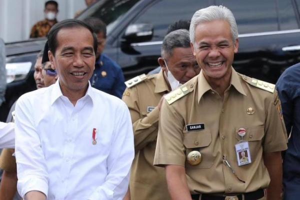 Presiden Jokowi mendadak terbang kembali ke Jakarta. Presiden Jokowi kembali ke Jakarta dalam rangka mendampingi Ketua Umum PDIP Megawati Soekarnoputri mengumumkan Capres 2024.