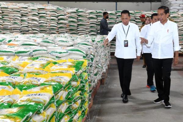 Bantuan pangan 2023 ini akan salurkan di seluruh kabupaten/kota untuk tiga bulan alokasi yaitu Maret, April, dan Mei. Masing-masing keluarga akan menerima sebanyak 10 kilogram per alokasi.