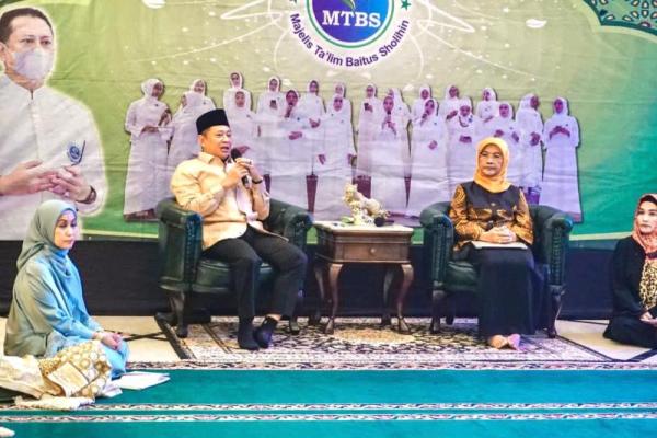 Ketua MPR RI Bamsoet dan Majelis Ta`lim Baitus Sholihin (MT-BS) Berikan Santunan Anak Yatim