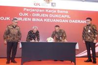 Tingkatkan Layanan Industri Keuangan, OJK dan Dukcapil Teken Kerjasama