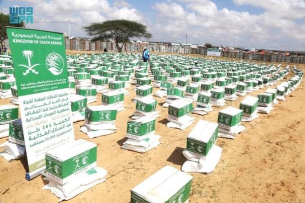 Di Somalia, pusat tersebut membagikan 850 paket makanan kepada 5.100 orang yang terkena dampak kekeringan.