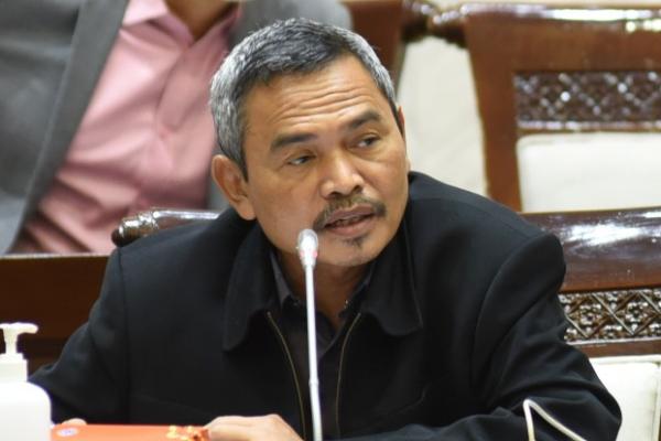 Anggota DPR RI Satori memberikan apresiasi atas kinerja Kepolisian Resor (Polres) Cirebon, Jawa Barat, yang telah berhasil melaksanakan pengamanan arus mudik Lebaran 2023 dengan lancar, aman, dan nyaman.