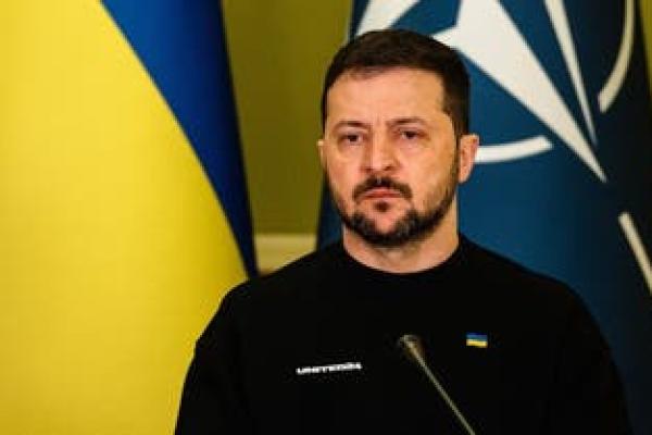 Presiden Volodymyr Zelenskyy mengaku pertama kali mengetahui berita dokumen AS yang bocor tersebut dari media.