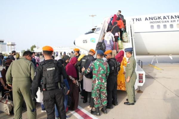 Sebanyak 110 Warga Negara Indonesia (WNI) yang berada di Sudan berhasil dievakuasi ke Jeddah, Arab Saudi