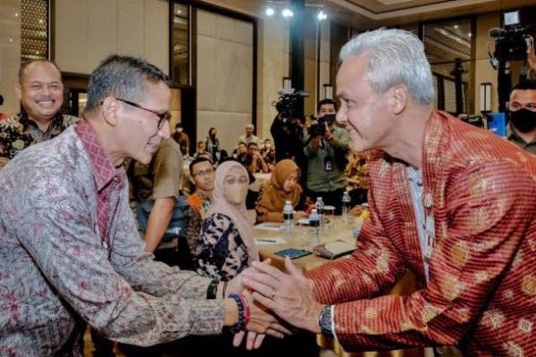 Baru-baru ini, bakal capres PDI Perjuangan sekaligus Gubernur Jawa Tengah Ganjar Pranowo dikabarkan akan berduet dengan Menparekraf Sandiaga Uno.