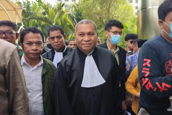 Stefanus diketahui menjadi tersangka obstruction of justice atau merintangi penyidikan kasus Lukas Enembe.