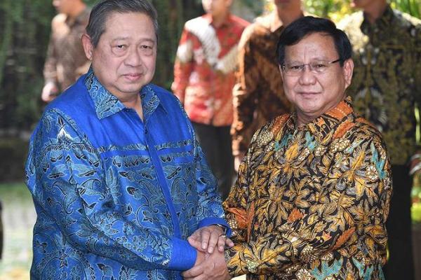 Ketua Umum Partai Gerindra Prabowo Subianto dijadwalkan bertemu dengan Ketua Majelis Tinggi Partai Demokrat Susilo Bambang Yudhoyono (SBY) di Pacitan, Jawa Timur (Jatim) akhir pekan ini.