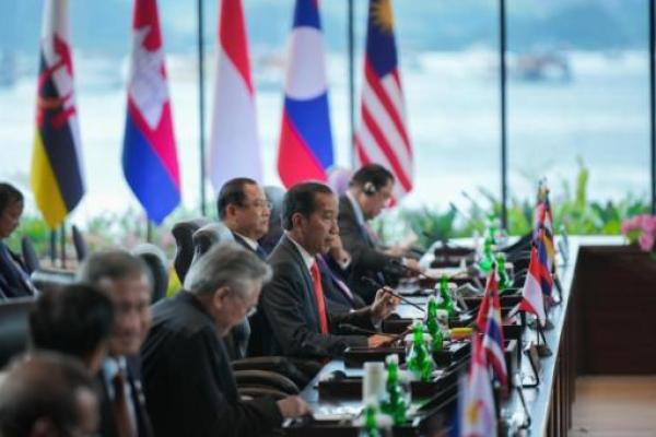 Kesepakatan tersebut sejalan dengan tujuan sentralitas ASEAN, supaya kawasan semakin kuat dan semakin mandiri di masa mendatang.